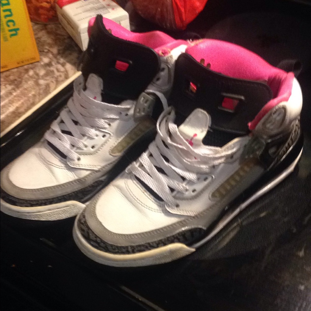 Jordan's pink black & gray in good condition